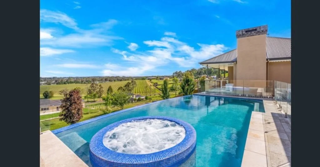 Infinity Pool in Picton 3