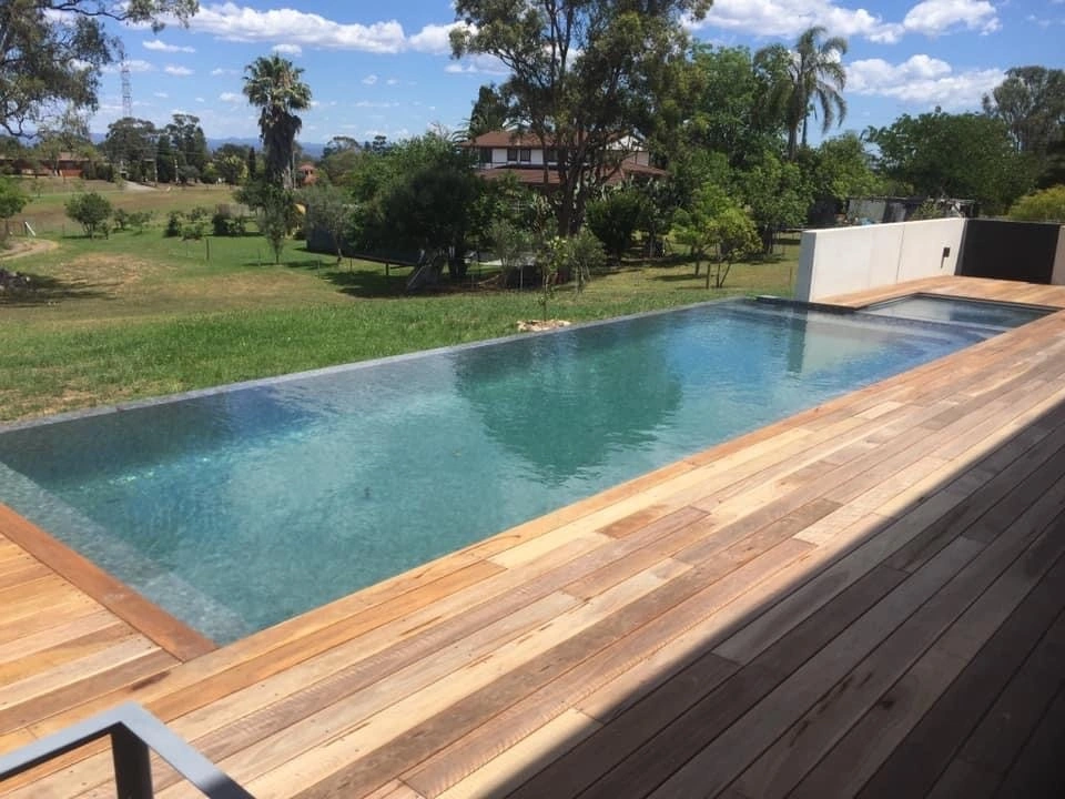 Elevated Infinity Pool in Horsley Park 1