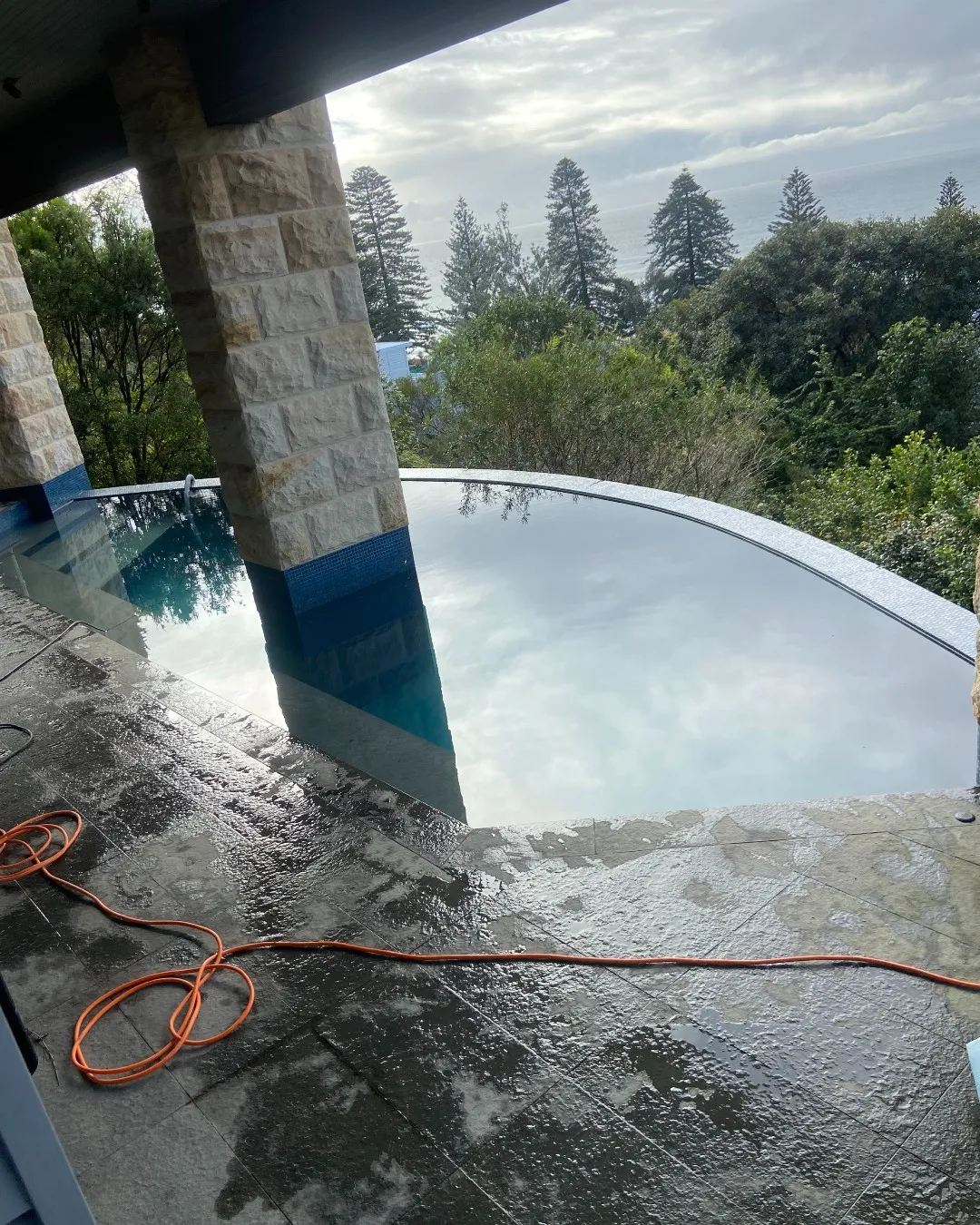 Refreshed Infinity Pool in Avoca Beach 3