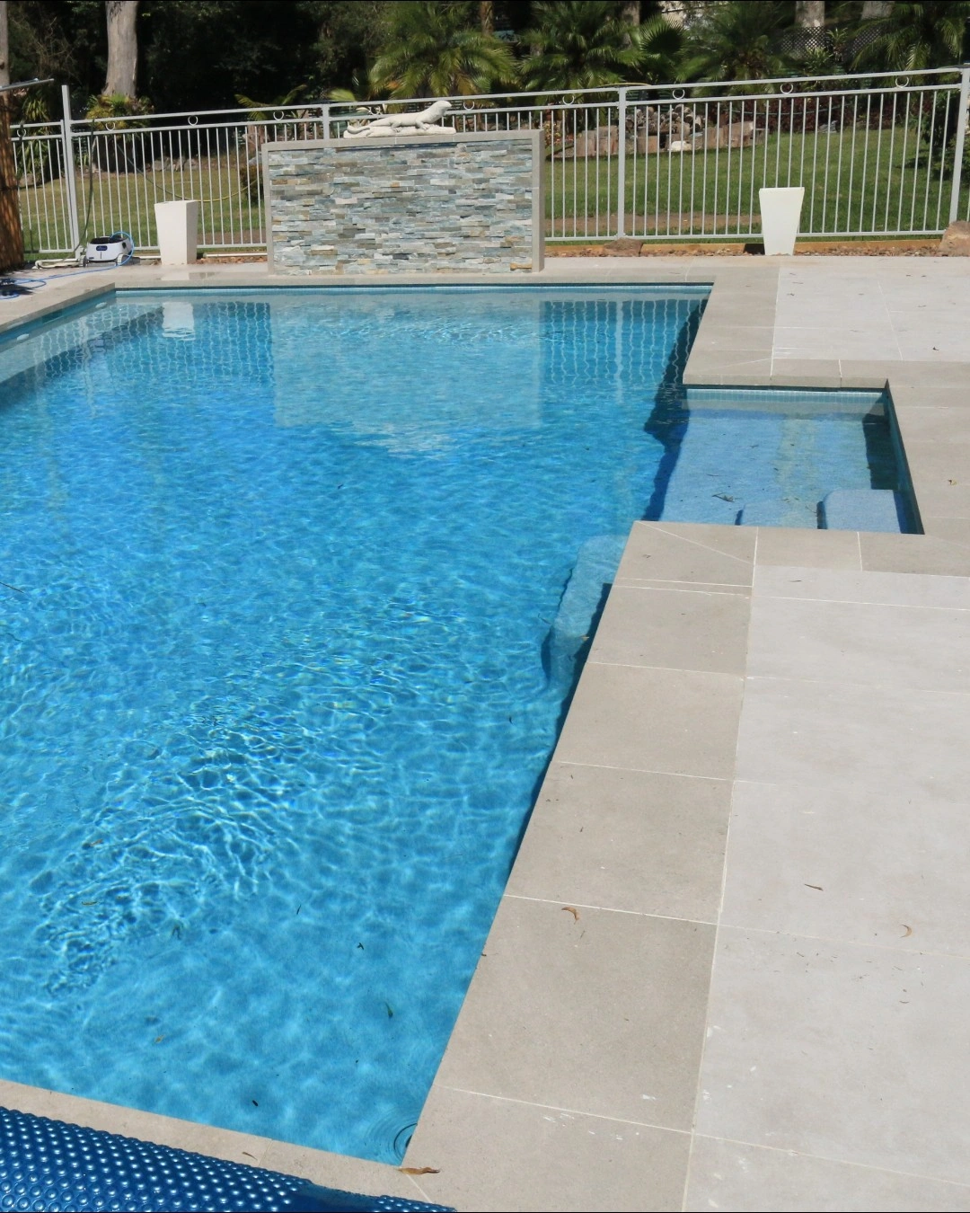 Family-Friendly Concrete Pool in Kangy Angy 4