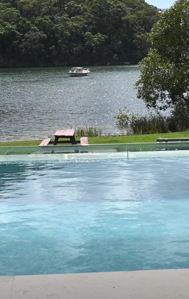 Waterfront Family Pool in Horsfield Bay